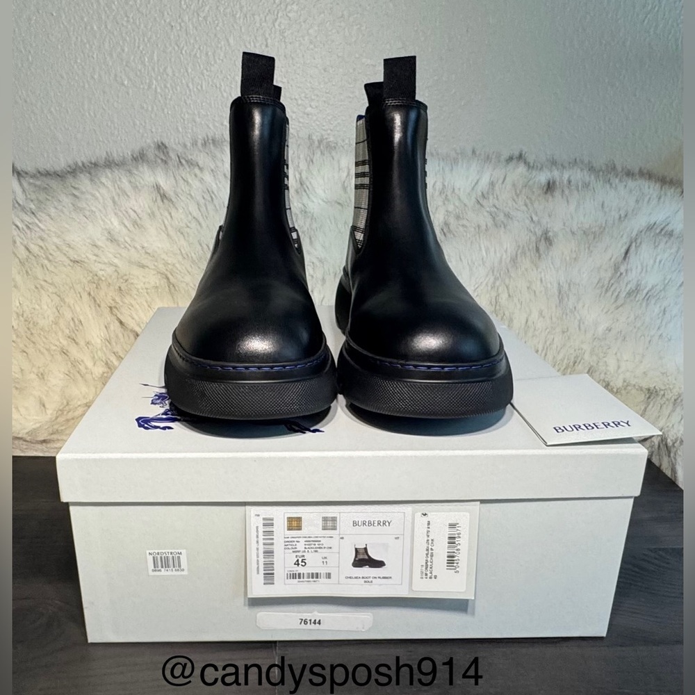 💰⬇️BURBERRY Black Leather Chelsea Boot with Blue Plaid Accent Men’s EU 45 - Picture 9 of 16